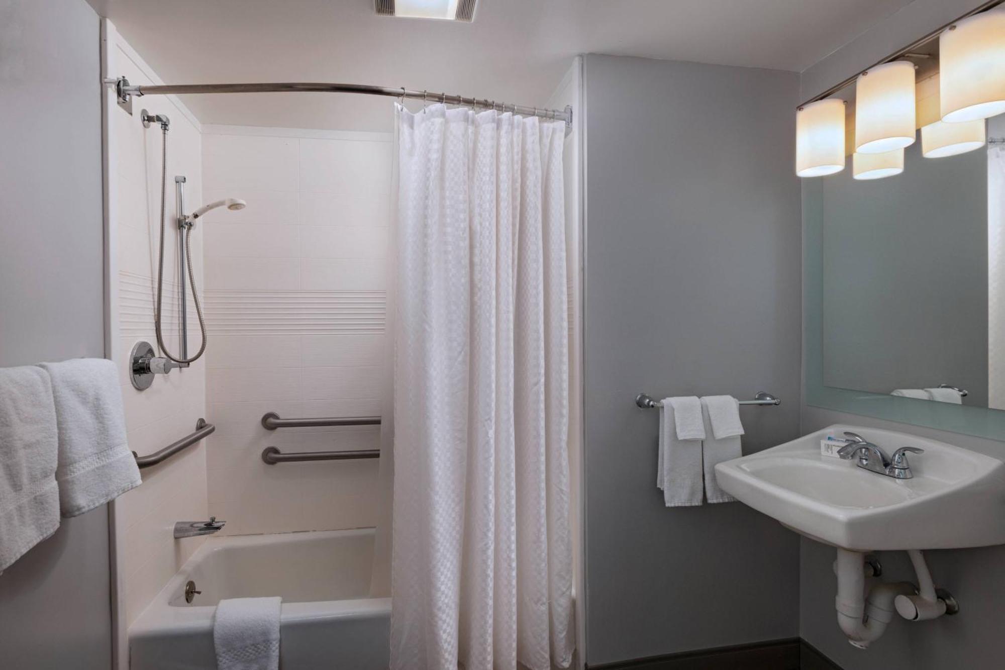 Towneplace Suites By Marriott Baton Rouge South Экстерьер фото