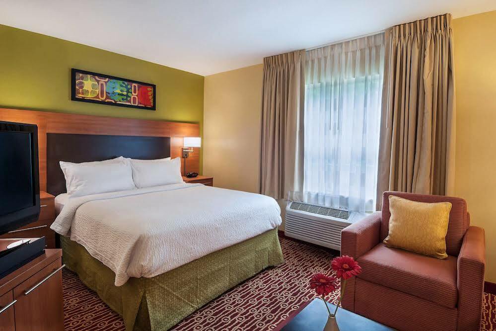 Towneplace Suites By Marriott Baton Rouge South Экстерьер фото